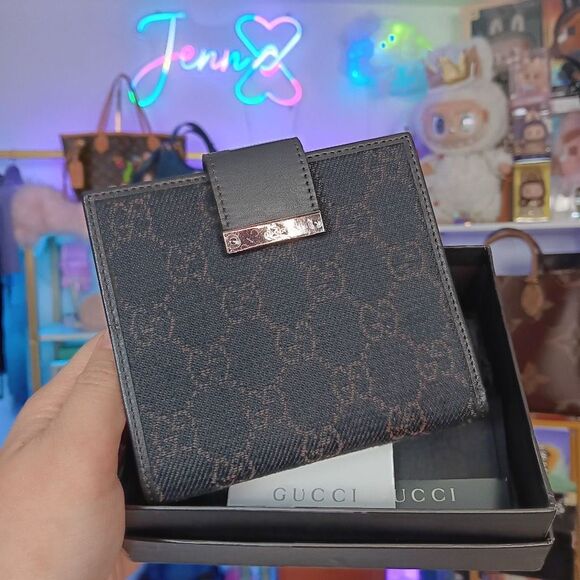 NIB Gucci Dark Brown Monogram GG Denim/Canvas Leather Trim Compact Wallet w/Box - Picture 1 of 11